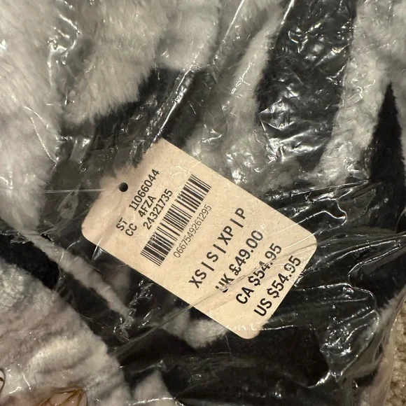 VS PINK Logo Gray & Black Robe - Picture 3 of 4